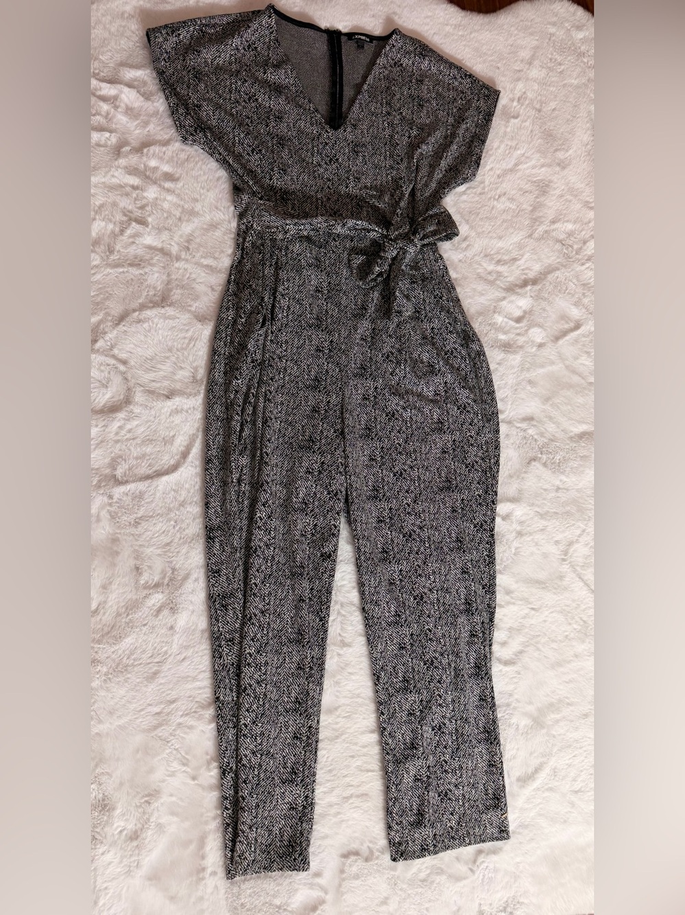 Express Black and White Speckled Short-Sleeve Jumpsuit with Waist Tie